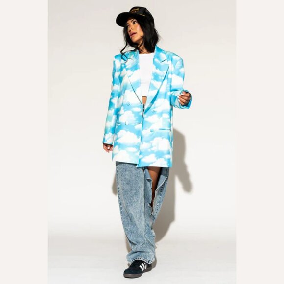 Make Me Wanna Lala Boyfriend Blazer in Cloud Nine - Picture 4 of 5